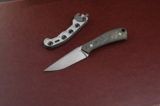 Mini Massless Black and Maple Richlite scales with Theta Sheath