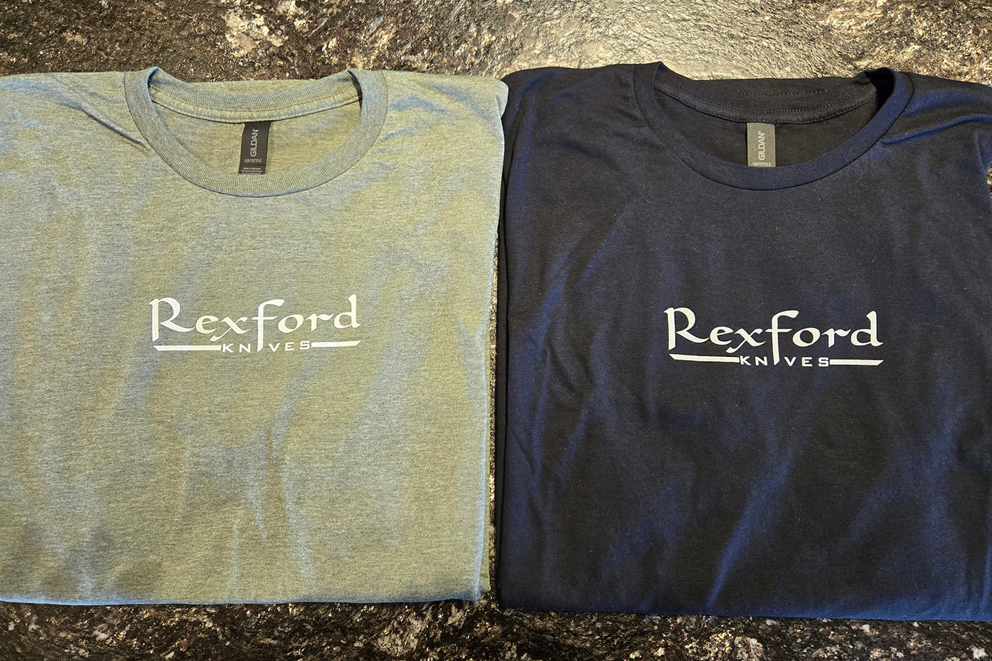 T-Shirt front Logo and Circle logo rear